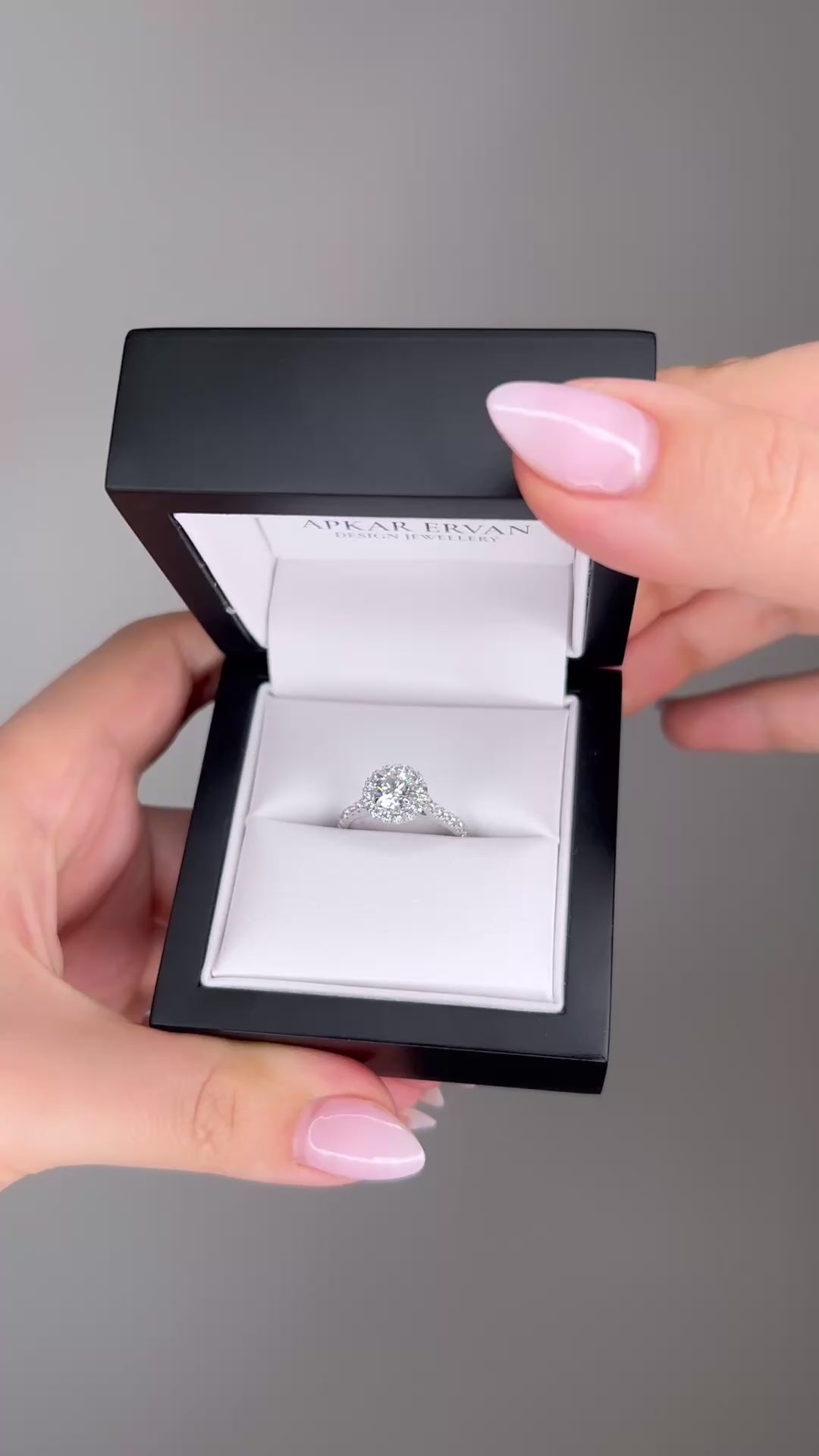 Scarlett - Round Brilliant Cut Diamond Halo Cluster