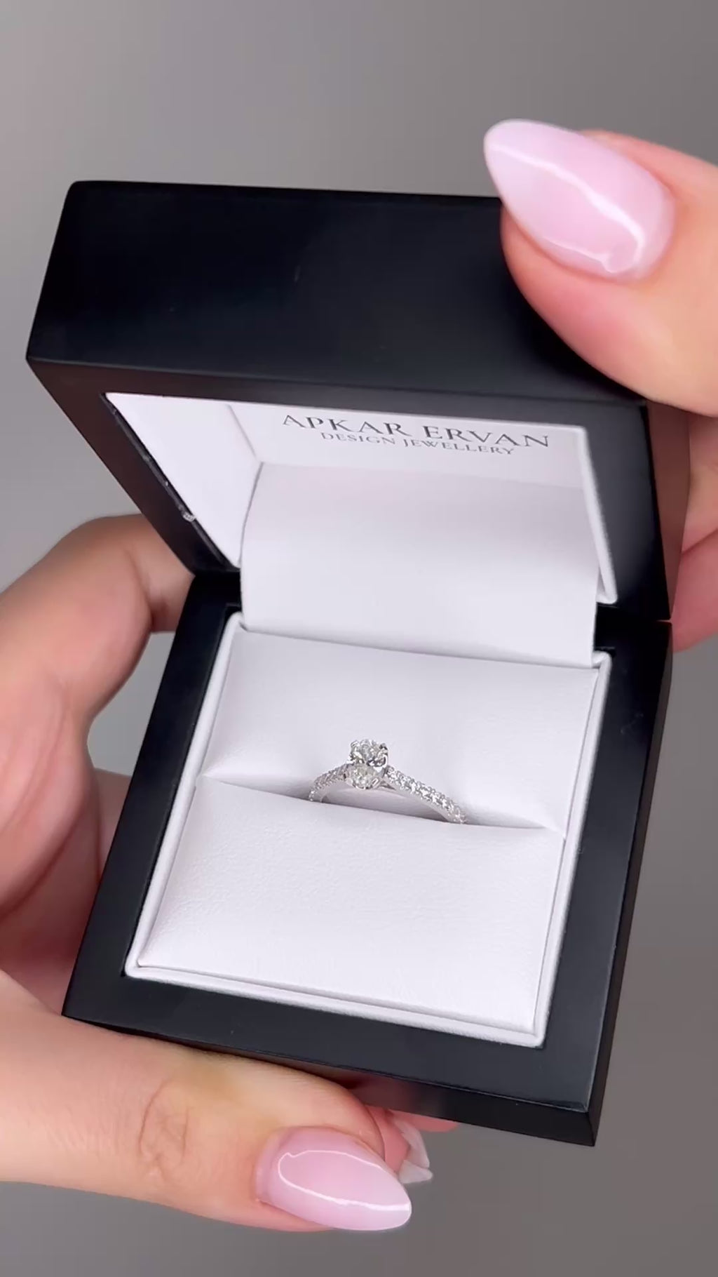 Elena - Oval Brilliant Cut Diamond Setting